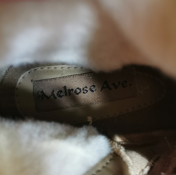 Melrose Ave Aspen Tall Suede Faux Shearling Wedge Zip Up Boots Tan/Cream Size 7 - Picture 9 of 11